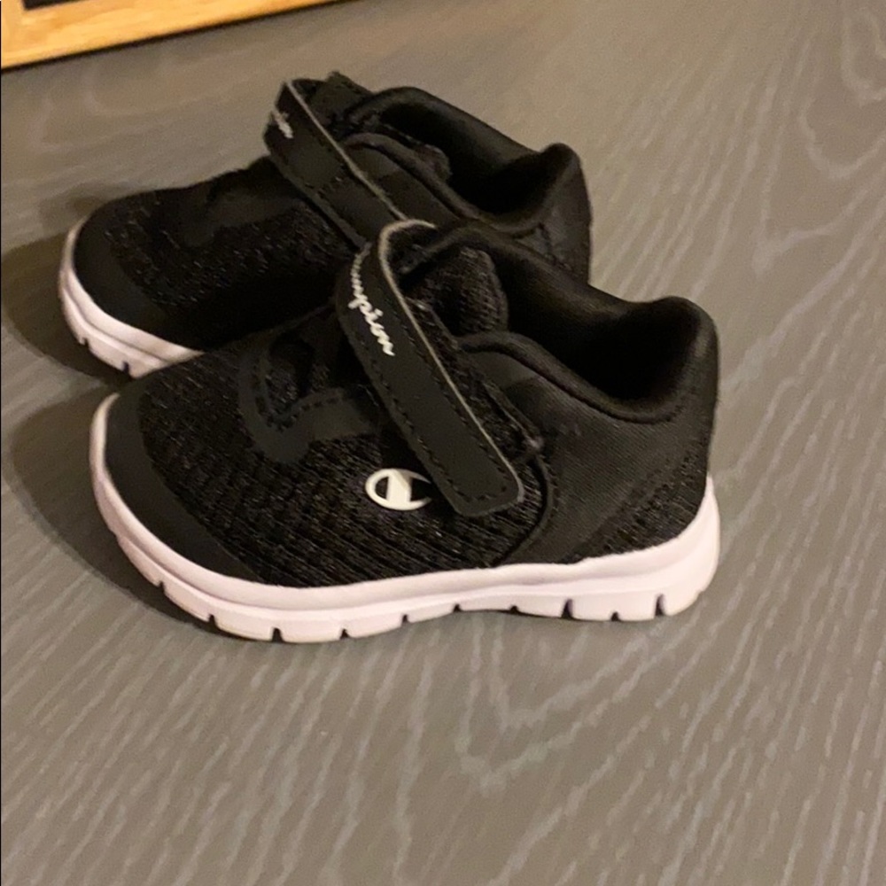Champion tennis shoes